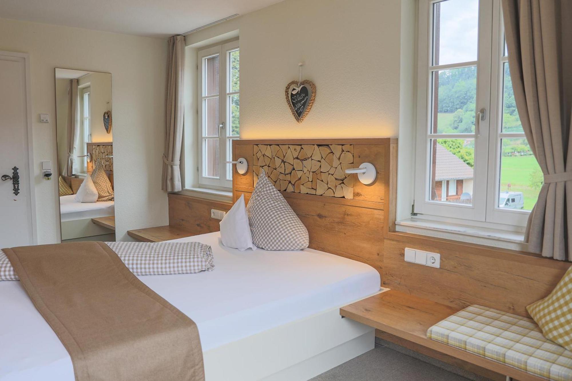גלוטרטל Hotel-Gasthaus Goldener Engel מראה חיצוני תמונה